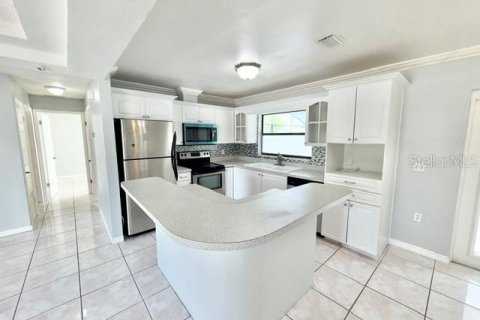 Touwnhouse à louer à Deltona, Floride: 3 chambres, 160.54 m2 № 2360517 - photo 3