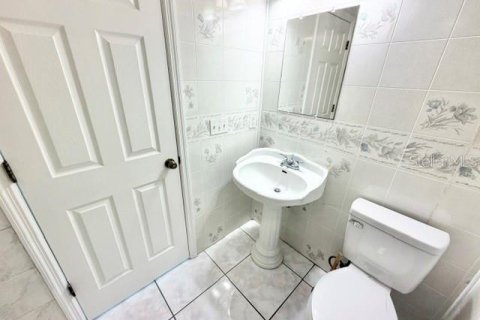 Touwnhouse à louer à Deltona, Floride: 3 chambres, 160.54 m2 № 2360517 - photo 12