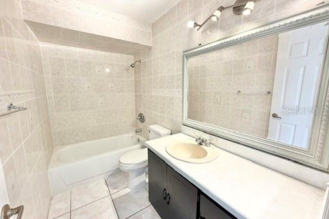 Touwnhouse à louer à Deltona, Floride: 3 chambres, 160.54 m2 № 2360517 - photo 8