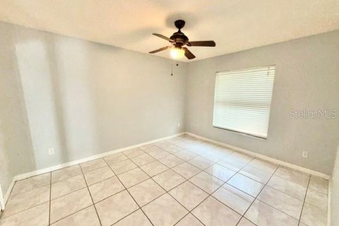 Touwnhouse à louer à Deltona, Floride: 3 chambres, 160.54 m2 № 2360517 - photo 6