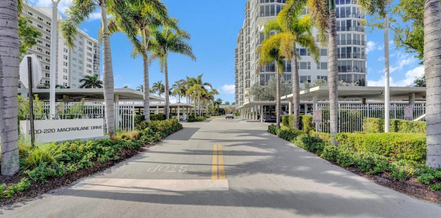 Condo in Delray Beach, Florida, 2 bedrooms № 1020115