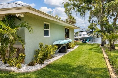 Villa ou maison à vendre à New Port Richey, Floride: 3 chambres, 191.29 m2 № 2212084 - photo 2