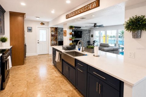 Villa ou maison à vendre à New Port Richey, Floride: 3 chambres, 191.29 m2 № 2212084 - photo 13