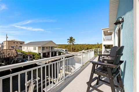 House in Key Largo, Florida 3 bedrooms, 120.4 sq.m. № 1706143 - photo 6