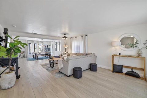 Casa en venta en Punta Gorda, Florida, 4 dormitorios, 271.18 m2 № 1690960 - foto 4