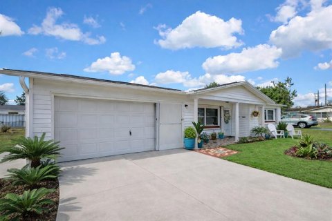 House in Beverly Hills, Florida 2 bedrooms, 117.8 sq.m. № 2115317