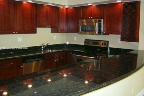 Condo in Sunny Isles Beach, Florida, 2 bedrooms № 2153593
