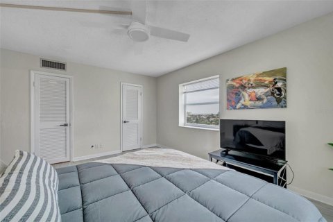 Condominio en venta en Saint Pete Beach, Florida, 2 dormitorios, 105.07 m2 № 2131686 - foto 25