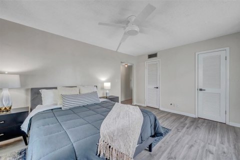 Condominio en venta en Saint Pete Beach, Florida, 2 dormitorios, 105.07 m2 № 2131686 - foto 22