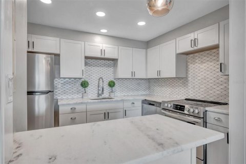 Condominio en venta en Saint Pete Beach, Florida, 2 dormitorios, 105.07 m2 № 2131686 - foto 6