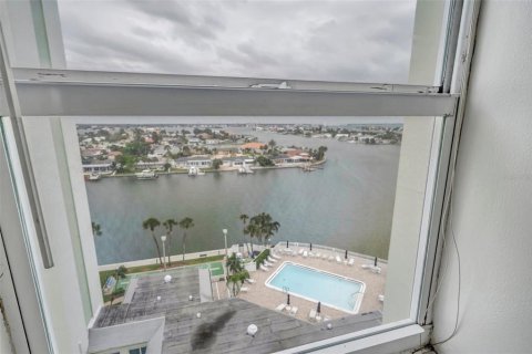 Condominio en venta en Saint Pete Beach, Florida, 2 dormitorios, 105.07 m2 № 2131686 - foto 23