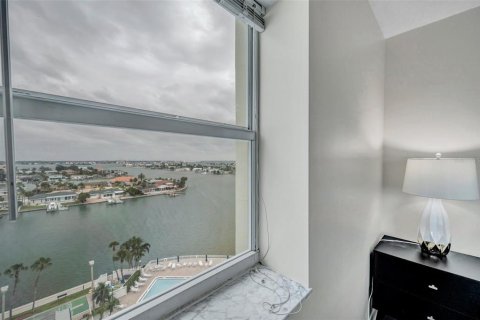 Condominio en venta en Saint Pete Beach, Florida, 2 dormitorios, 105.07 m2 № 2131686 - foto 24