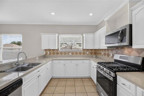 House in Lutz, Florida 4 bedrooms, 180.79 sq.m. № 2273139 - photo 19