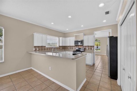 House in Lutz, Florida 4 bedrooms, 180.79 sq.m. № 2273139 - photo 20