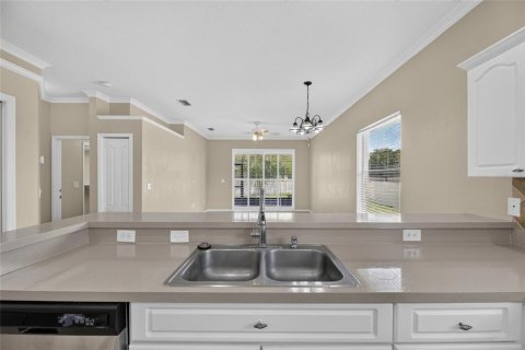 House in Lutz, Florida 4 bedrooms, 180.79 sq.m. № 2273139 - photo 23