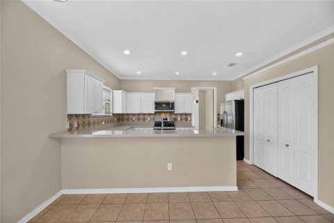 House in Lutz, Florida 4 bedrooms, 180.79 sq.m. № 2273139 - photo 21