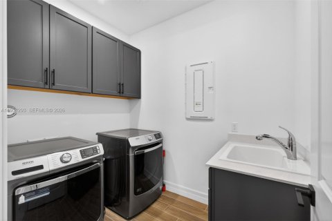 Casa en venta en Palm Beach Gardens, Florida, 4 dormitorios, 252.32 m2 № 2006158 - foto 22