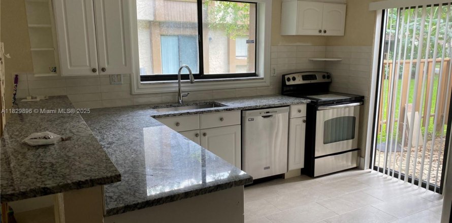 Touwnhouse à Plantation, Floride 3 chambres, 139.35 m2 № 1802835