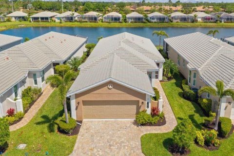 House in Venice, Florida 3 bedrooms, 202.71 sq.m. № 1622801 - photo 1