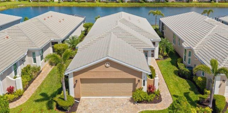 House in Venice, Florida 3 bedrooms, 202.71 sq.m. № 1622801