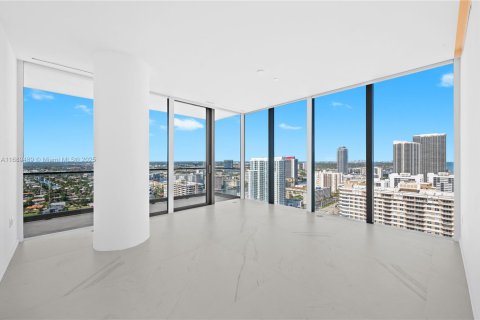 Condo in Hallandale Beach, Florida, 4 bedrooms  № 1865274 - photo 4