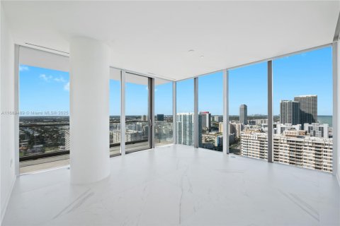 Condo in Hallandale Beach, Florida, 4 bedrooms  № 1865274 - photo 25