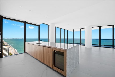 Condo in Hallandale Beach, Florida, 4 bedrooms  № 1865274 - photo 18