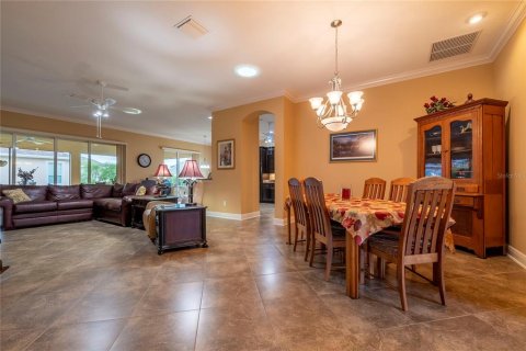House in The Villages, Florida 4 bedrooms, 256.32 sq.m. № 2408711 - photo 19