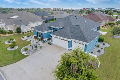 House in The Villages, Florida 4 bedrooms, 256.32 sq.m. № 2408711 - photo 3