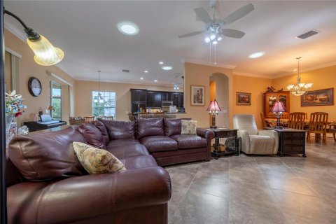 House in The Villages, Florida 4 bedrooms, 256.32 sq.m. № 2408711 - photo 22