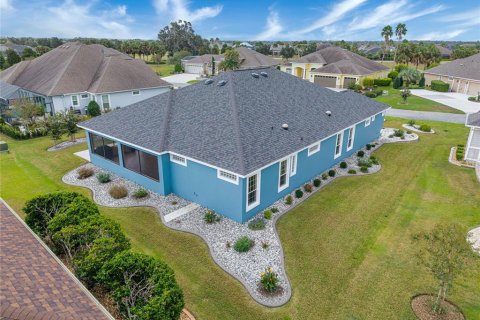 House in The Villages, Florida 4 bedrooms, 256.32 sq.m. № 2408711 - photo 5