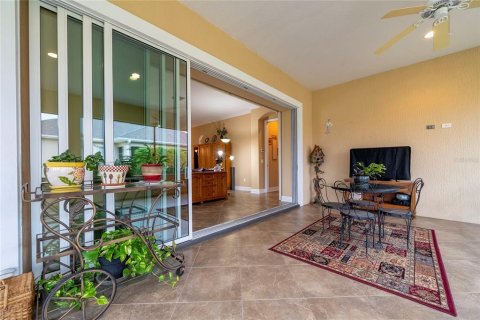 House in The Villages, Florida 4 bedrooms, 256.32 sq.m. № 2408711 - photo 30