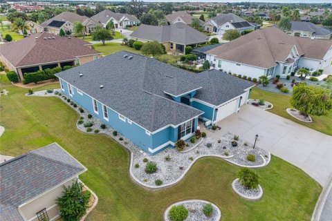 House in The Villages, Florida 4 bedrooms, 256.32 sq.m. № 2408711 - photo 9