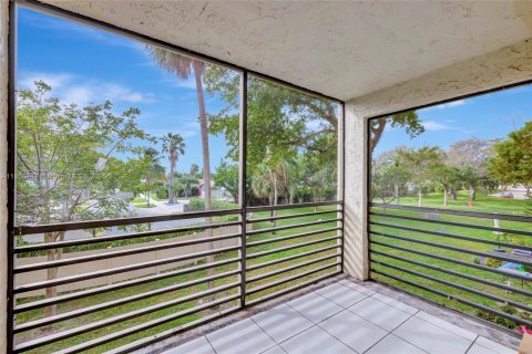 Condo in Pompano Beach, Florida, 2 bedrooms  № 1739192 - photo 16