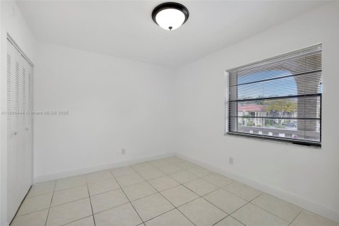 Condo in Pompano Beach, Florida, 2 bedrooms  № 1739192 - photo 8