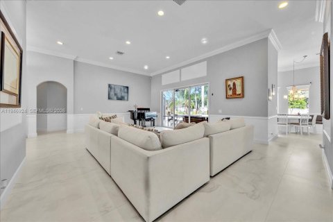 House in Davie, Florida 5 bedrooms, 384.24 sq.m. № 2003084 - photo 7