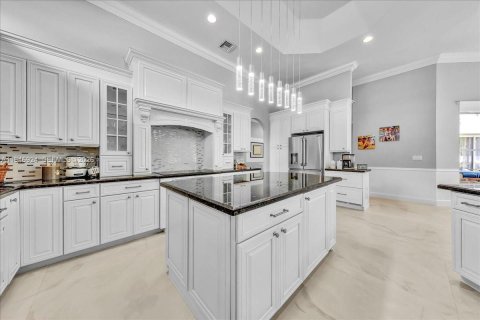 House in Davie, Florida 5 bedrooms, 384.24 sq.m. № 2003084 - photo 8