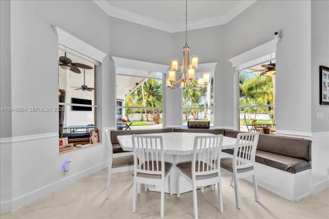 House in Davie, Florida 5 bedrooms, 384.24 sq.m. № 2003084 - photo 19