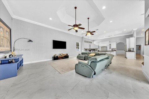 House in Davie, Florida 5 bedrooms, 384.24 sq.m. № 2003084 - photo 17