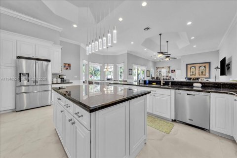 House in Davie, Florida 5 bedrooms, 384.24 sq.m. № 2003084 - photo 11