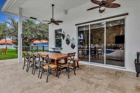 House in Davie, Florida 5 bedrooms, 384.24 sq.m. № 2003084 - photo 30