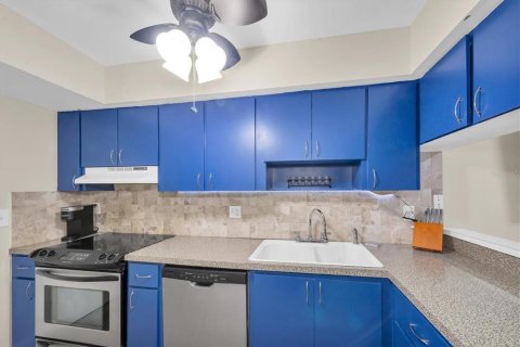 Townhouse in Clearwater, Florida 2 bedrooms, 79.25 sq.m. № 1767949 - photo 12