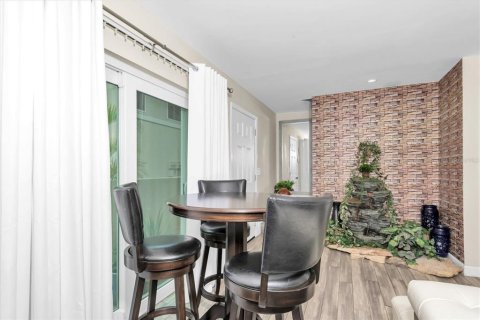 Townhouse in Clearwater, Florida 2 bedrooms, 79.25 sq.m. № 1767949 - photo 9