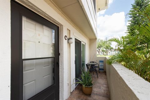 Townhouse in Clearwater, Florida 2 bedrooms, 79.25 sq.m. № 1767949 - photo 4