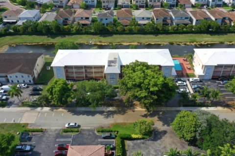 Condominio en venta en Coral Springs, Florida, 2 dormitorios, 97.55 m2 № 2154006 - foto 2
