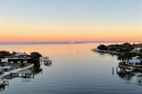 Condo in Saint Petersburg, Florida, 2 bedrooms  № 1886766 - photo 28