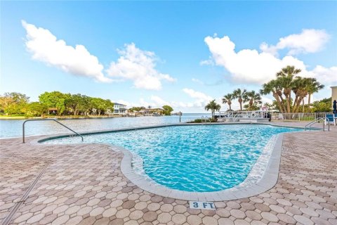 Condo in Saint Petersburg, Florida, 2 bedrooms  № 1886766 - photo 29