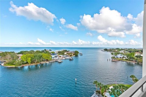 Condo in Saint Petersburg, Florida, 2 bedrooms  № 1886766 - photo 26