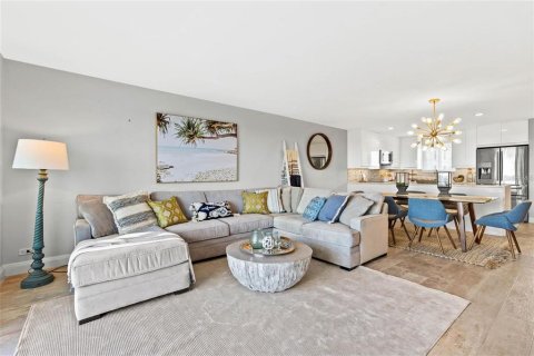 Condo in Saint Petersburg, Florida, 2 bedrooms  № 1886766 - photo 12