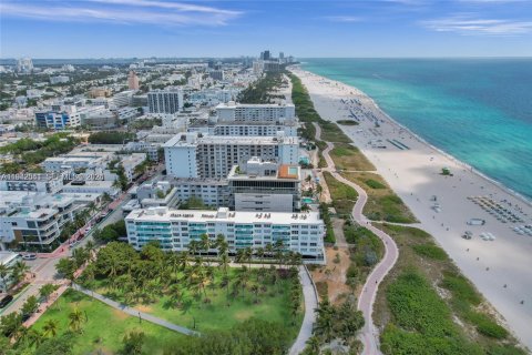 Condominio en venta en Miami Beach, Florida, 1 dormitorio, 59.46 m2 № 1999004 - foto 24